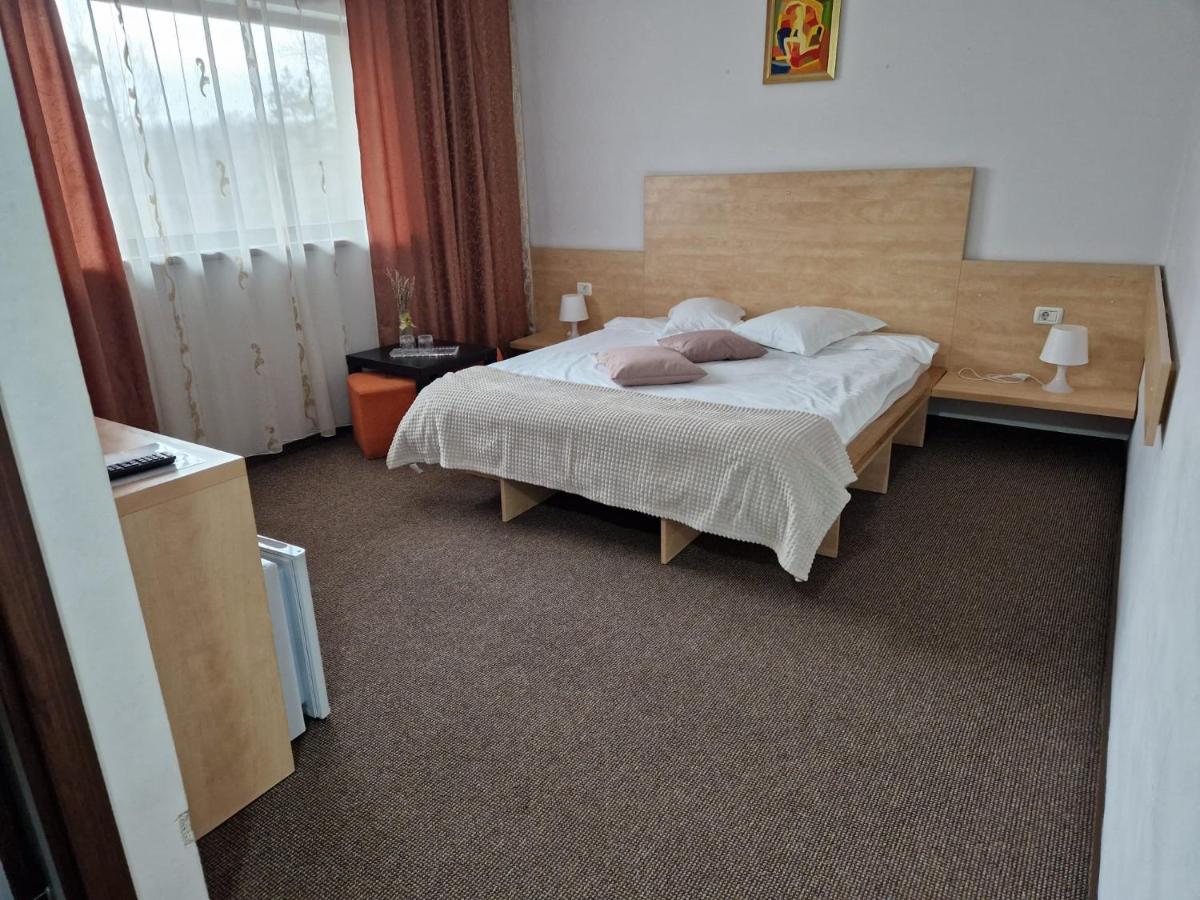Pensiunea Carpe Diem Ramnicu Valcea Exterior photo